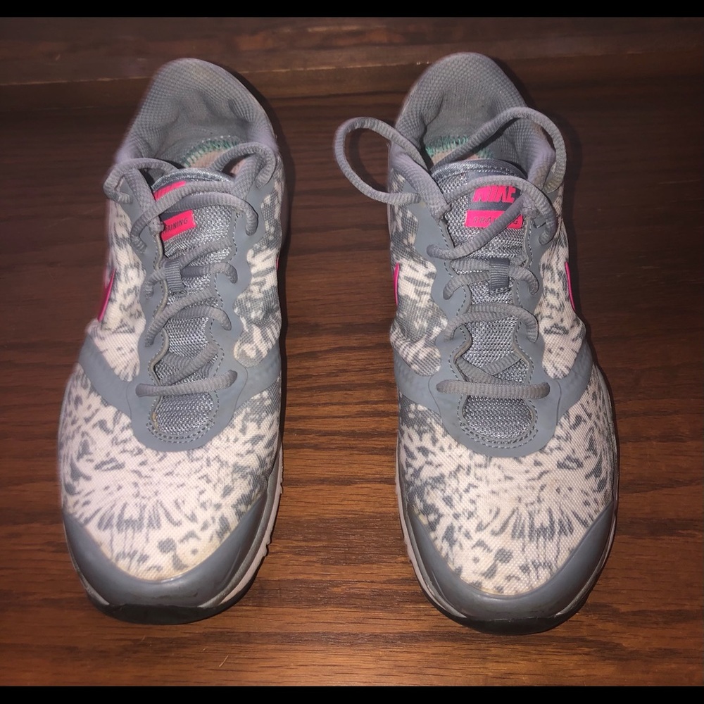Women’s running shoes